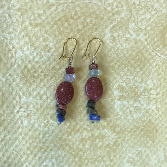 Semi precious gemstones necklace & earrings set. - Picture 2 of 3